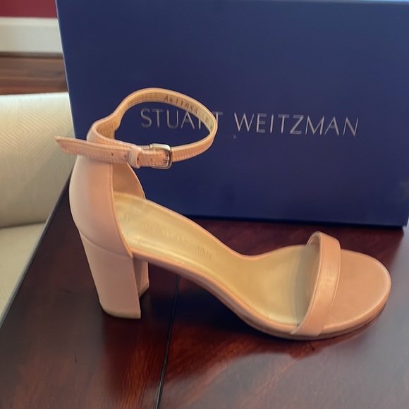 Beige ankle strapped Stuart Weizman shoe - Picture 2 of 3